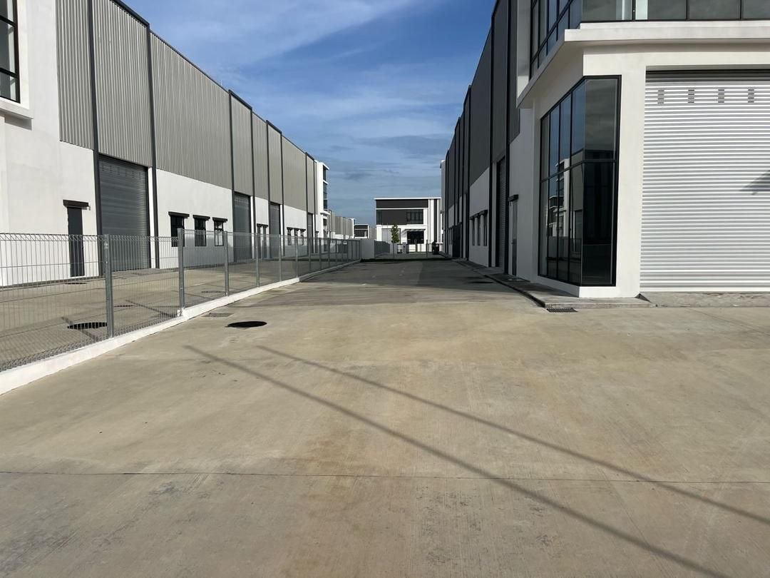 Eco Business Park 2 Senai Semi D Factory β Hartanow