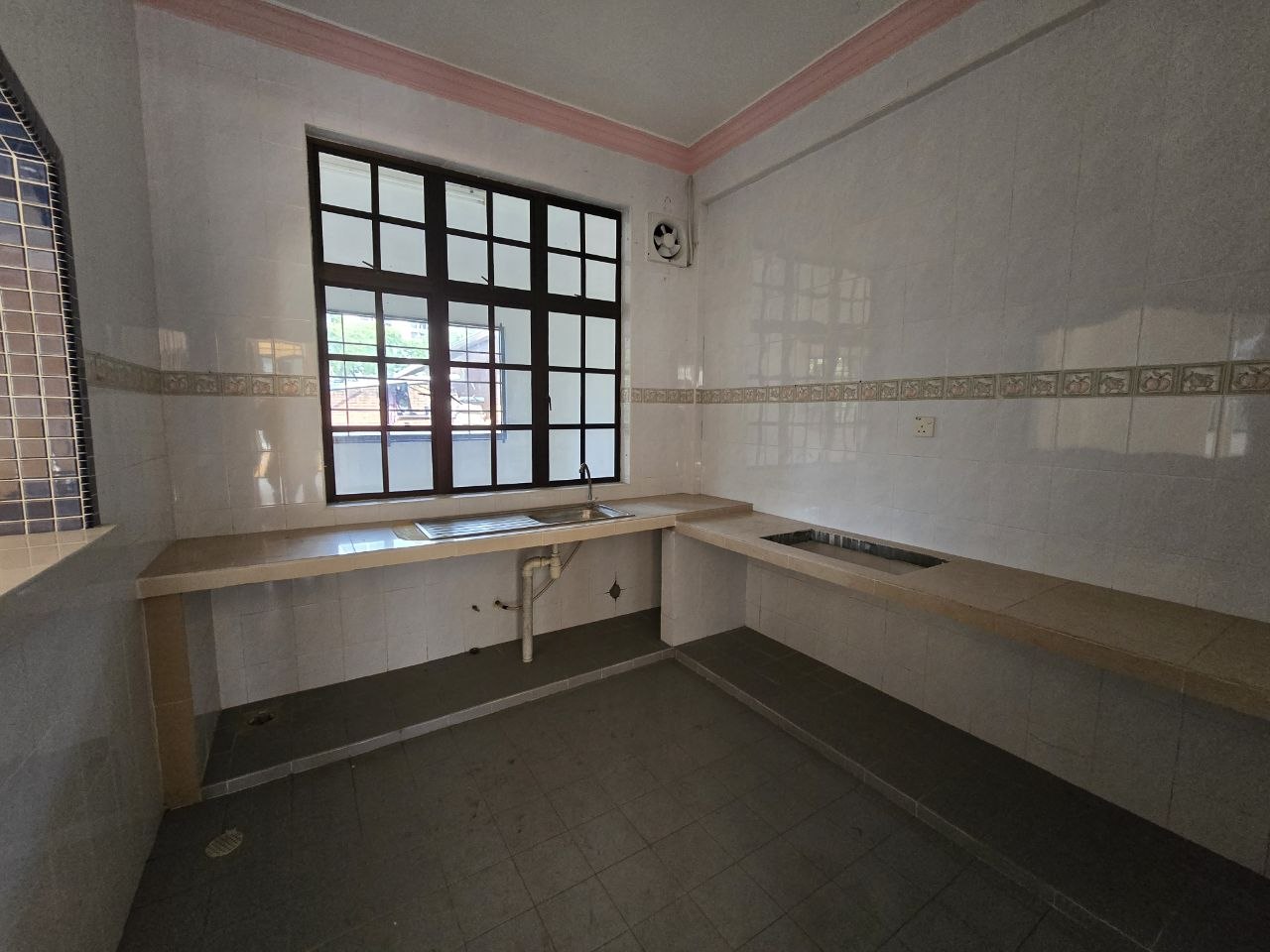 Taman Century, JB Town 3 Storey Detached House β Hartanow