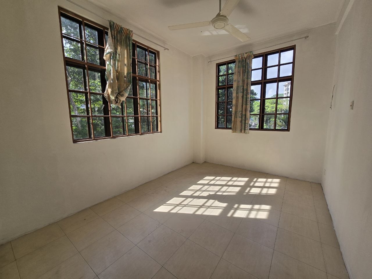 Taman Century, JB Town 3 Storey Detached House β Hartanow