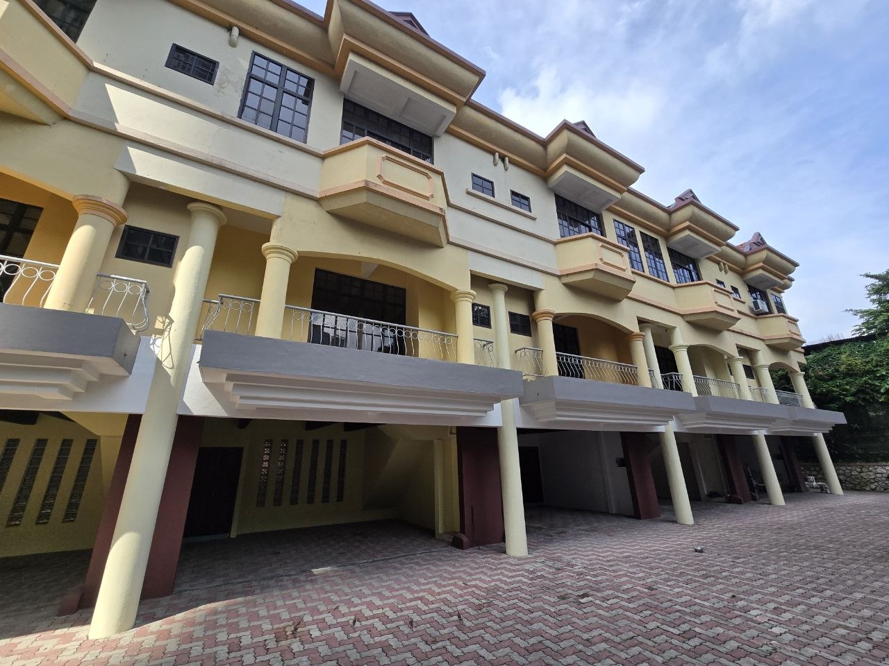 Taman Century, JB Town 3 Storey Detached House β Hartanow